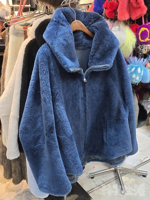 光熙市場　カリス　コート　ファー