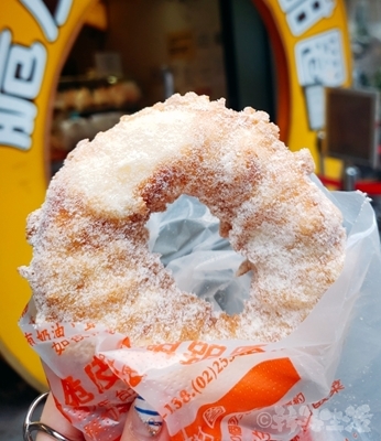 台湾　台湾スイーツ　台湾グルメ　脆皮鮮奶甜甜圈　ドーナツ　激ウマ