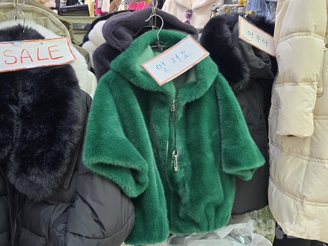 東大門　ミリオレ　フェイクファー　コート