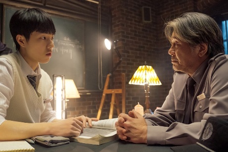 韓国映画　不思議の国の数学者　チェ・ミンシク　キム・ドンフィ　映画　学歴社会