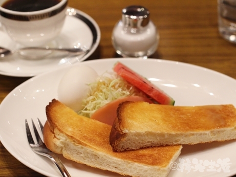 梅田　喫茶店　トースト　ニューY・C