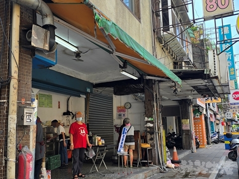 台湾グルメ　台北の朝食　蛋餅　三重蛋餅大王