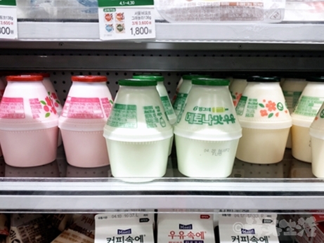 韓国　コンビニ　バナナ牛乳　メロン牛乳　イチゴ牛乳