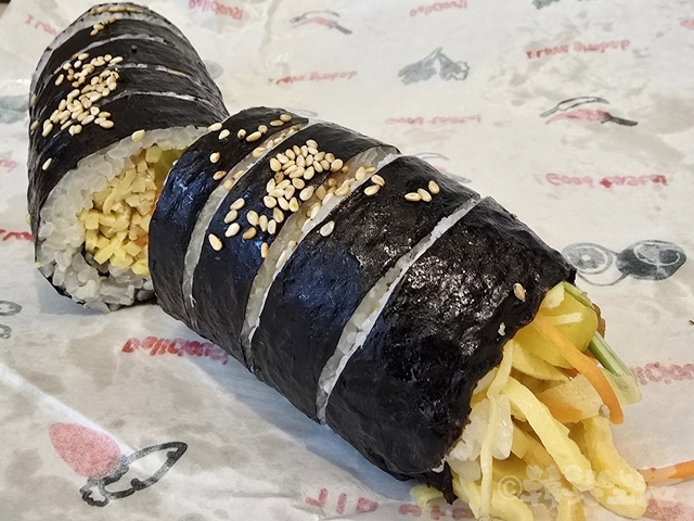 東大門　朝食　サダキムパ　海苔巻き　玉子のキンパ