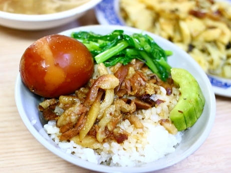 台湾グルメ　金峰魯肉飯　魯肉飯　朝食