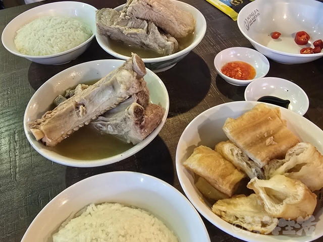 シンガポール　ソンファバクテー　松發肉骨茶　バクテー