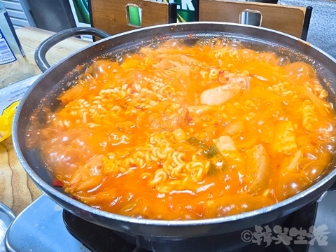 韓国グルメ　ウンジュジョン　キムチチゲ　サムギョプサル　乙支路　東大門　ラーメン