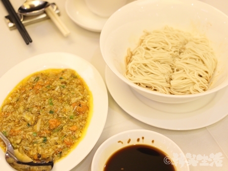 香港　湾仔　留園　蟹味噌麺