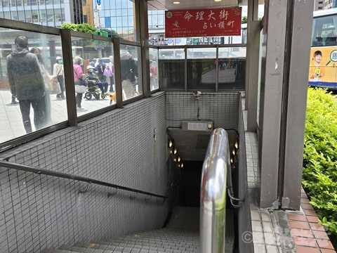 台北　行天宮　占い横丁