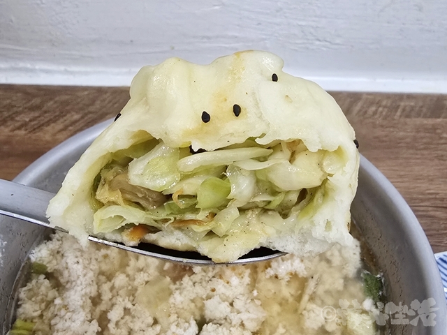 李記豆漿 鹹豆漿 台湾グルメ 上海生煎包 菜包