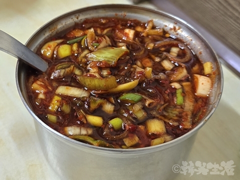 東大門　コンマウル食堂　チゲ　エゴマ