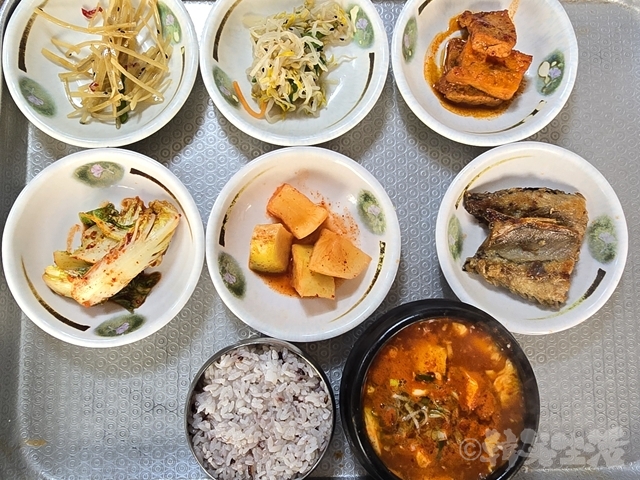 韓国グルメ 鍾路 ソダムチプ スンドゥブチゲ