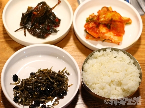 24時間営業　韓国館　食堂　チゲ