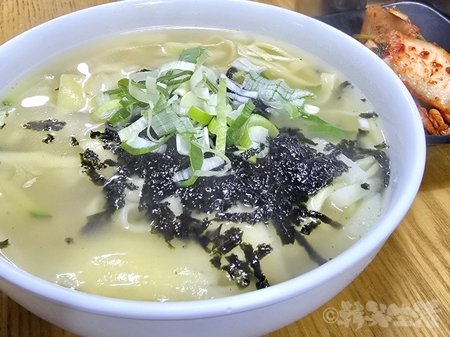 ハルモニカルグクス カルジェビ 鐘路3街 芸能人