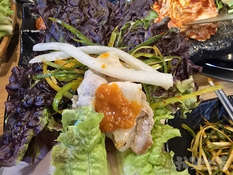 "大地食堂　ミナリサムギョプサル　セリのサムギョプサル　明洞