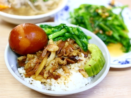 台湾グルメ　金峰魯肉飯　魯肉飯　朝食