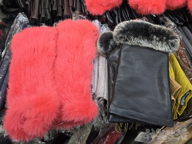 東大門　光熙市場　カリス　手袋　ミンク