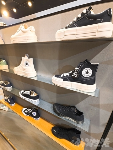 韓国　コンバース　CONVERSE　明洞　厚底　スニーカー