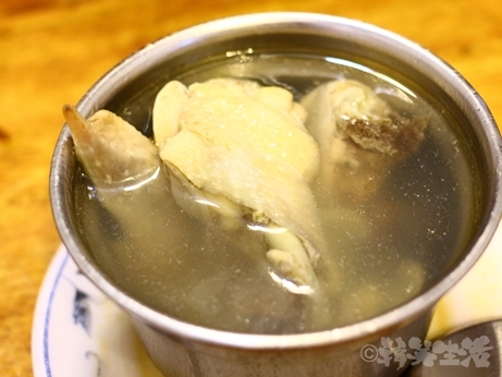 台湾グルメ　市政府　魯肉飯　味家魯肉飯　スープ
