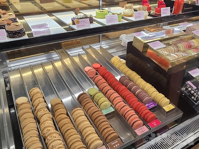 韓国カフェ　清潭　狎鴎亭ロデオ　GUILLAUME 　ギヨム