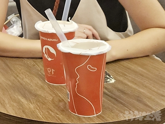 台湾カフェ　路易莎咖啡　ルイサコーヒー　台北駅