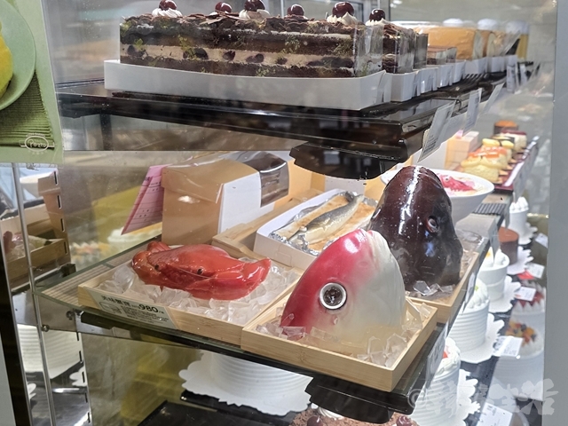 忠孝敦化　パン屋　普諾面包坊  Pozzo　魚のケーキ