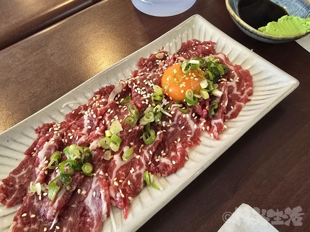 台南　阿銘牛肉湯　牛刺　炙り牛肉　牛肉湯