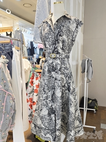 東大門　買い物　パロディー　ロエベ　ディオール