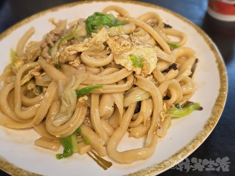 台湾グルメ　大安　山西御品刀削麵館　刀削麺　牛肉湯　木須炒刀削麺