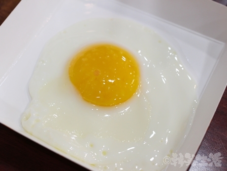 韓国グルメ　朝食　美肌スープ　プゴク　明洞　ケランフライ　目玉焼き
