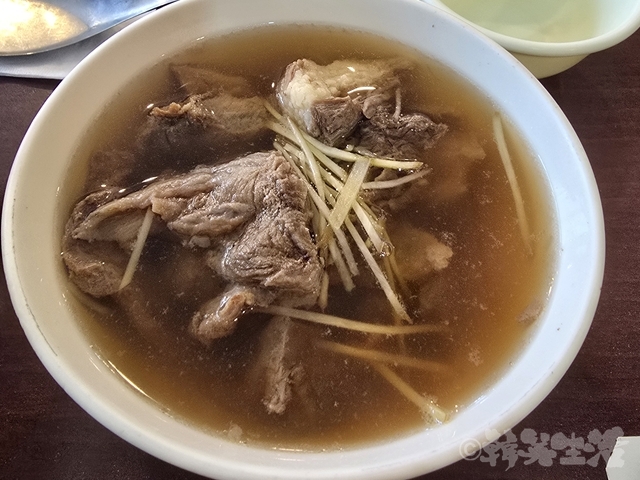 台南　阿銘牛肉湯　牛刺　炙り牛肉　牛肉湯