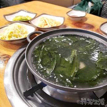 韓国グルメ　東大門　海南ナクチ　トゥルチギ　ナクチポックン　ワカメスープ