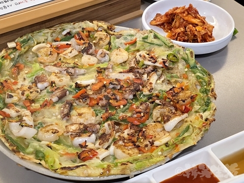 市庁　ジョジョカルグクス　うどん　海鮮チヂミ