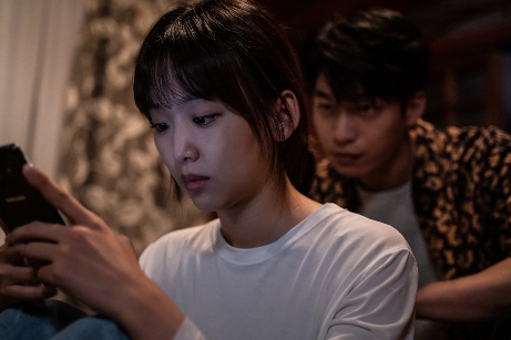 映画　韓国映画　殺人鬼から逃げる夜　ミッドナイト　チン・ギジュ　ウィ・ハジュン