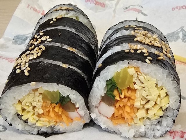 東大門　朝食　サダキムパ　海苔巻き　卵キンパ