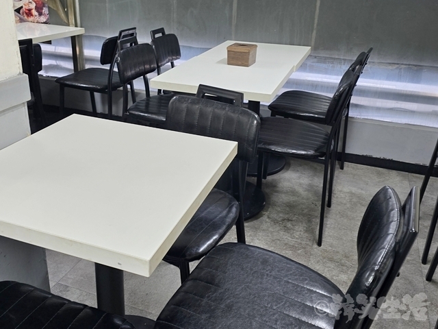 Isaacトースト　イサックトースト　フレンチトースト　ブリオッシュ　店舗