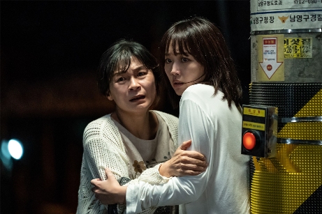映画　韓国映画　殺人鬼から逃げる夜　ミッドナイト　チン・ギジュ　ウィ・ハジュン