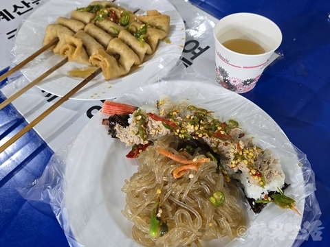 元祖ヌードチーズキムパ　広蔵市場　おでんセット