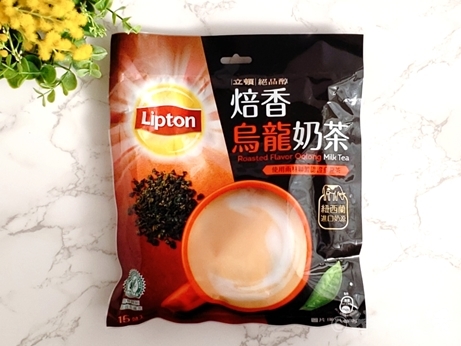 台湾土産　台湾スーパー　Lipton　リプトン　焙香烏龍奶茶　烏龍ミルクティー