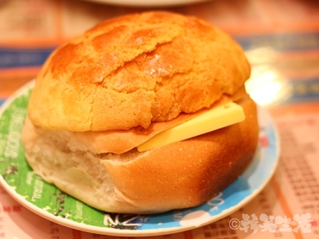 香港　金華冰廳　パイナップルバターパン