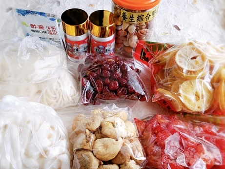 台湾　買い物　迪化街　ドライフルーツ　真珠の粉　お茶　お土産